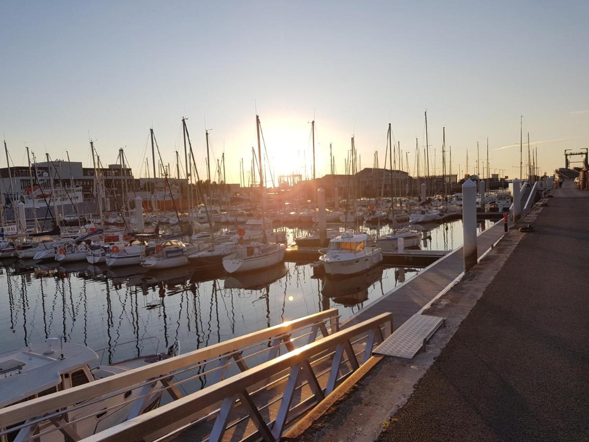 Nuit Insolite A Bord Du Bateau Exocet III Boulogne-sur-Mer Exterior foto